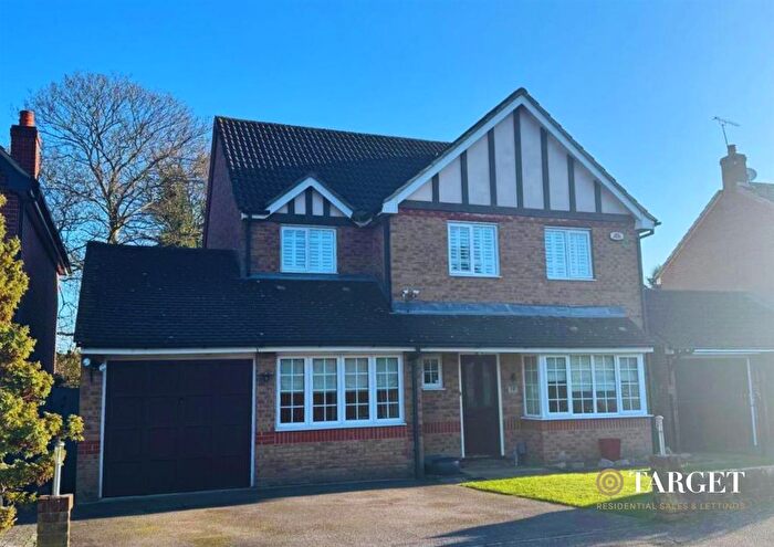 4 Bedroom Detached House To Rent In Crabtree Walk, Broxbourne, EN10