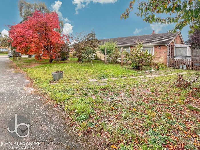 2 Bedroom Semi-detached Bungalow For Sale In D'arcy Way, Tolleshunt D'arcy, Maldon, CM9