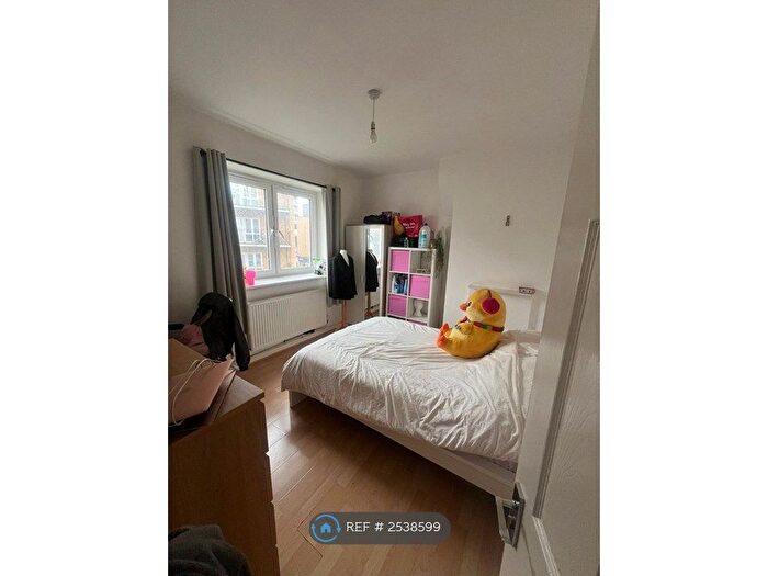 4 Bedroom Flat To Rent In Cliffe House, London, SE10