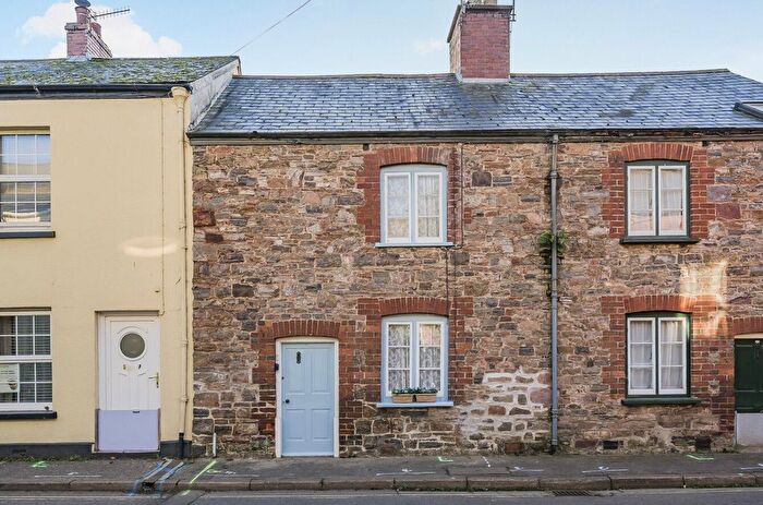 3 Bedroom Terraced House To Rent In Chapel Street, Tiverton, Devon, EX16