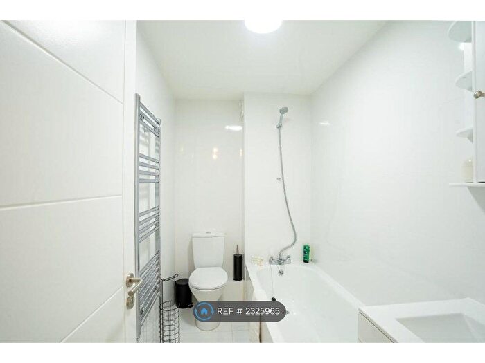 1 Bedroom Flat To Rent In Langland Road, Netherfield, Milton Keynes, MK6