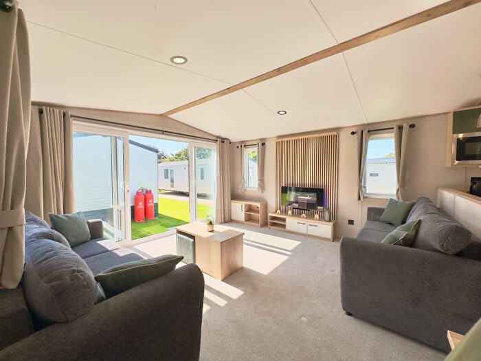 2 Bedroom Caravan For Sale In Two Bed Abi Kingston, Oaklands Holiday Park, Clacton-on-Sea, Essex, CO16