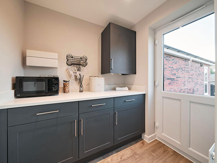 4 Bedroom Detached House For Sale In Mill Gardens, Cullompton, Devon, EX15
