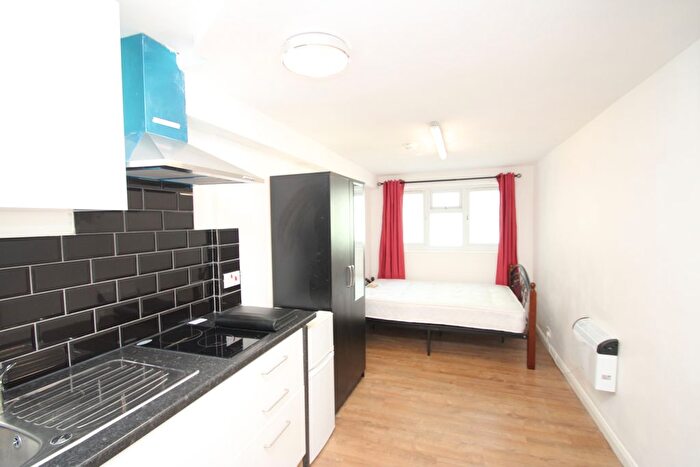 1 Bedroom Studio To Rent In Caernarvon Close, Mitcham, CR4