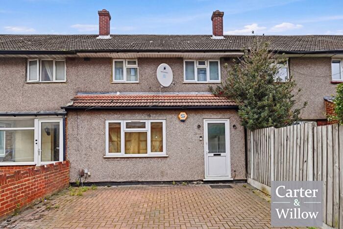 3 Bedroom Terraced House For Sale In Oxlow Lane, Dagenham, RM10