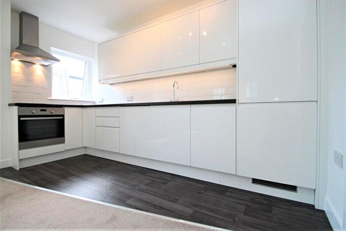 1 Bedroom Apartment To Rent In Dunbar Road, New Malden, KT3