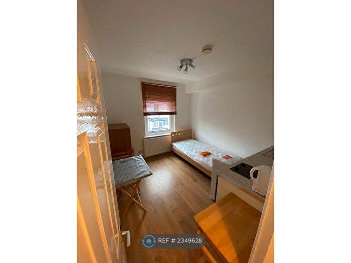 Studio To Rent In Wrights Lane, London, W8