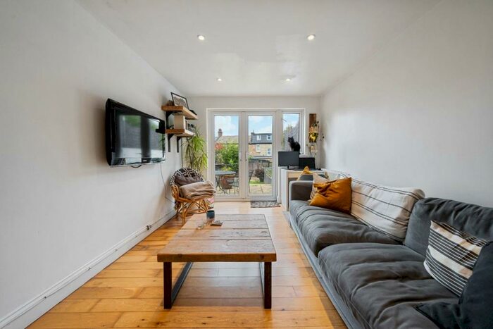 1 Bedroom Flat To Rent In Hither Green Lane, SE13