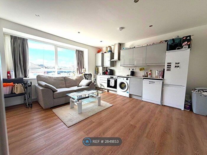 Studio To Rent In Battle House, Barnet, EN4