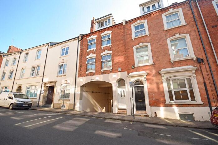 1 Bedroom Apartment For Sale In Hazelwood Road, Northampton, NN1