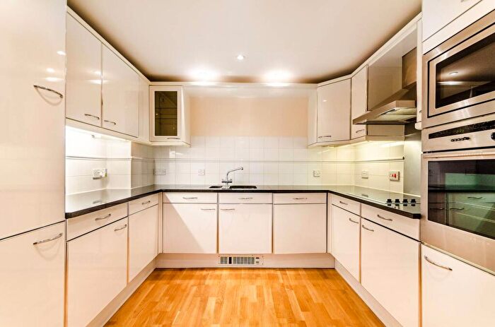 2 Bedroom Flat To Rent In Glaisher Street, Deptford, London, SE8