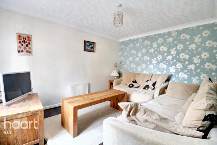 2 Bedroom Semi-Detached House For Sale In St Andrews Close, Sutton, CB6