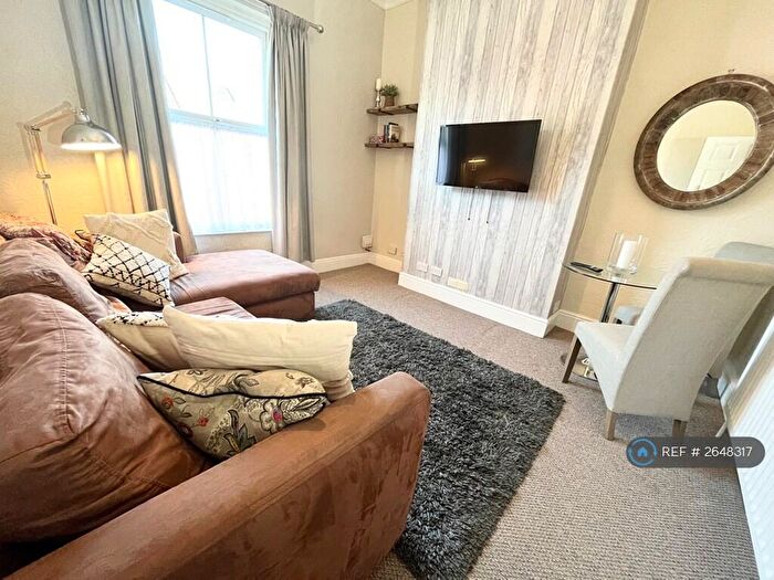 2 Bedroom Flat To Rent In Mayfield St, Hull, HU3