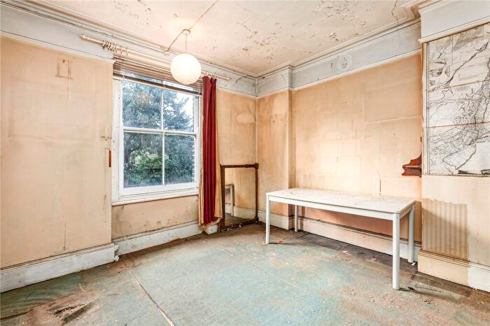 1 Bedroom Apartment For Sale In Cambridge Road, London, SW11