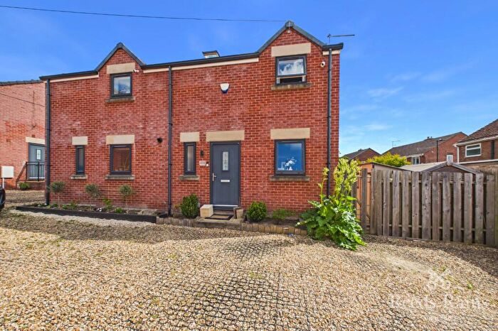 3 Bedroom Semi-Detached House For Sale In Dempsey Close, Sheffield, S6