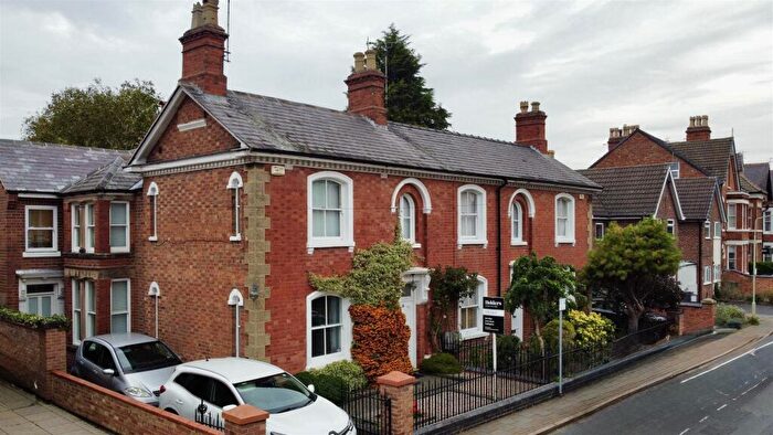 4 Bedroom Semi-Detached House For Sale In Burton Street, Loughborough, LE11