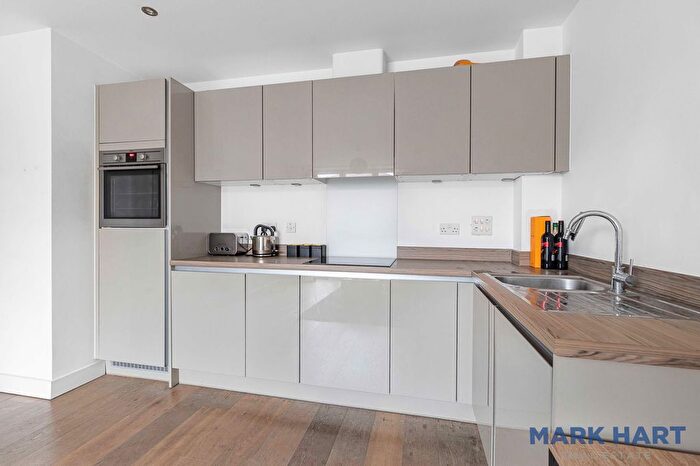 1 Bedroom Flat For Sale In Knoll Rise, Orpington, BR6