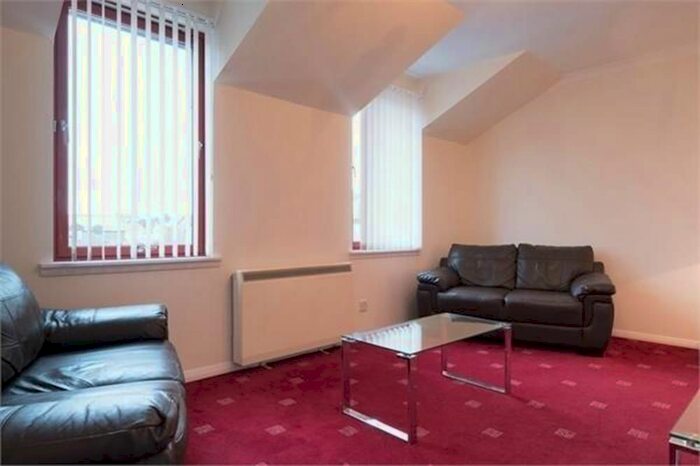 2 Bedroom Flat To Rent In Headland Court, Top Floor, AB10