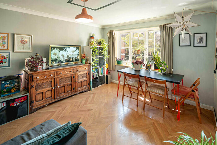 2 Bedroom Apartment For Sale In Havil Street, London, SE5