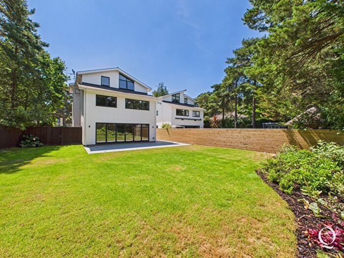5 Bedroom Detached House For Sale In Crichel Mount Road, Evening Hill, Poole, BH14