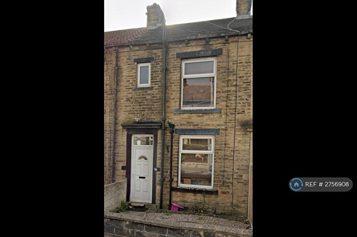 2 Bedroom Terraced House To Rent In Woodhall Road, Bradford, BD3