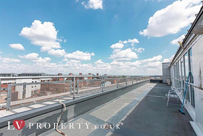 3 Bedroom Apartment To Rent In Penthouse Heritage Court, Jewellery Quarter, B18