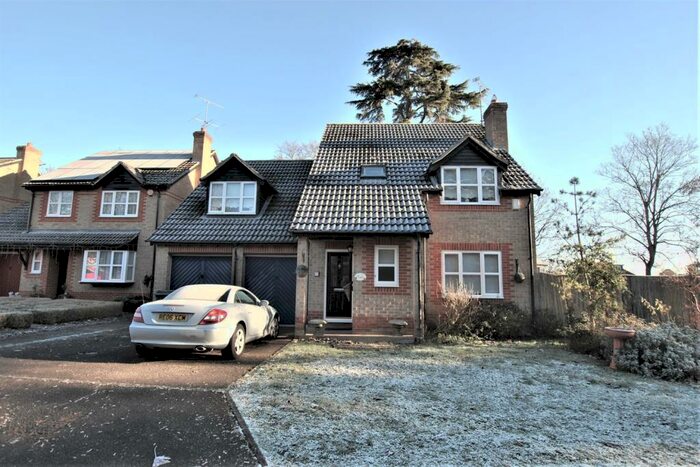 4 Bedroom Detached House To Rent In Balmore Park, Caversham, Reading, RG4