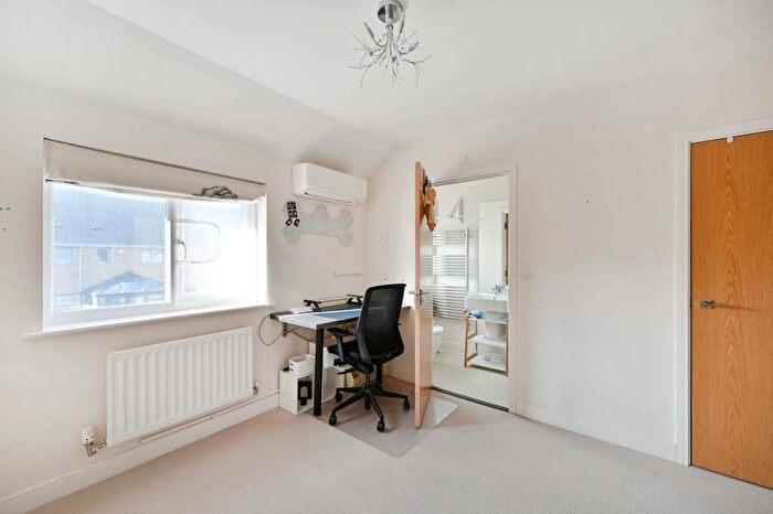 2 Bedroom End Of Terrace House To Rent In Wallingford Way, Maidenhead, SL6