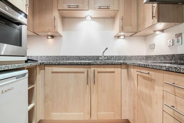 1 Bedroom Flat To Rent In Kew Gardens Road, Richmond, TW9