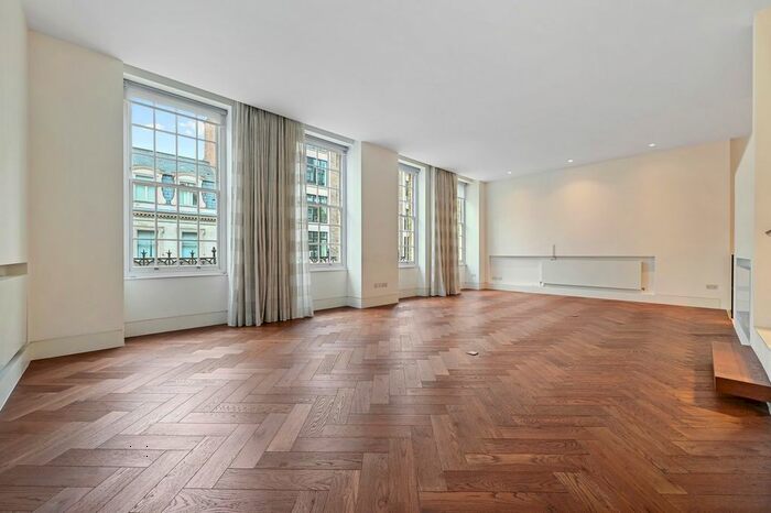 2 Bedroom Flat To Rent In New Cavendish Street, Marylebone Village, London, W1W