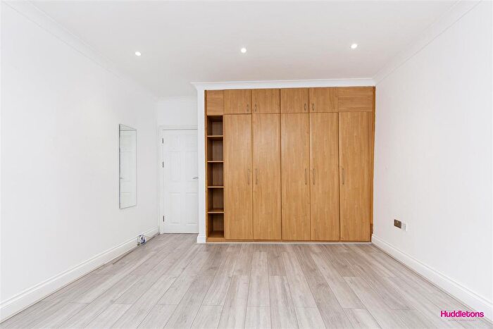 1 Bedroom Flat To Rent In Hercules Street, London, N7