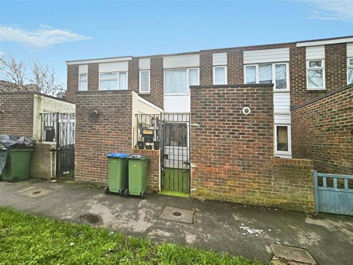 2 Bedroom Terraced House For Sale In Barth Road, London, SE18