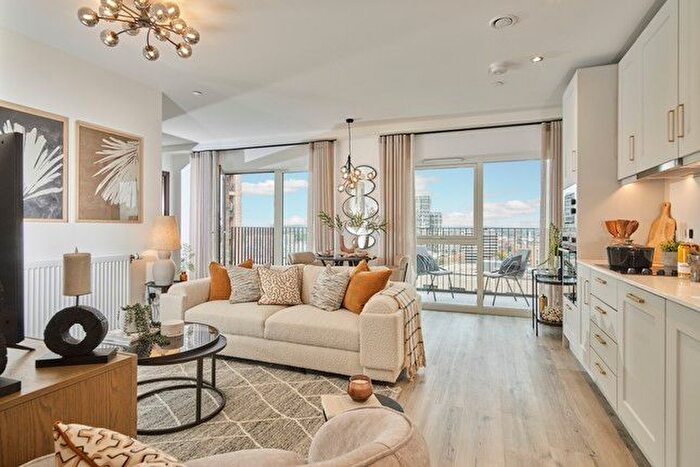 2 Bedroom Flat For Sale In Abbey Road, Barking, IG11