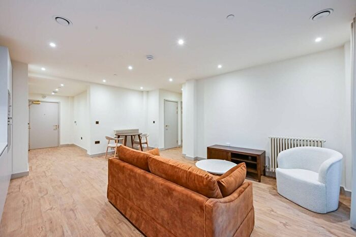 1 Bedroom Flat To Rent In Selbourne Road, Walthamstow, E17