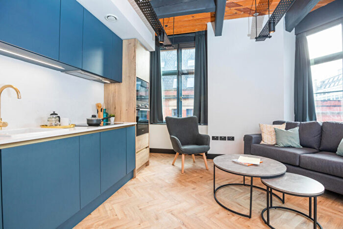 3 Bedroom Apartment To Rent In Apt, Waterloo Street #, M1