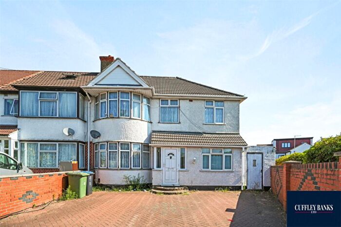8 Bedroom End Of Terrace House For Sale In Woodside Close, Wembley, Middlesex, HA0