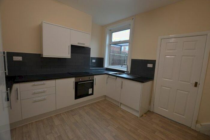 3 Bedroom Property To Rent In Aire Terrace, Castleford, WF10