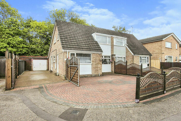 4 Bedroom Semi-Detached House For Sale In Gullymore, Bretton, Peterborough, PE3