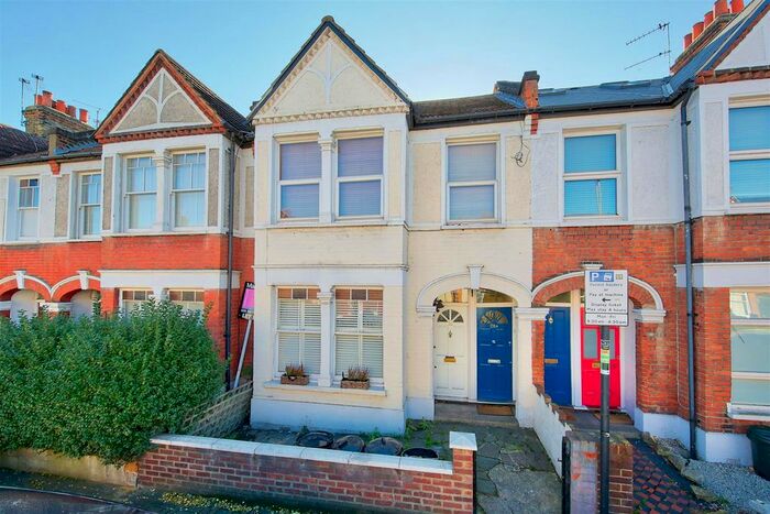 2 Bedroom Flat To Rent In Penwith Road, London, SW18