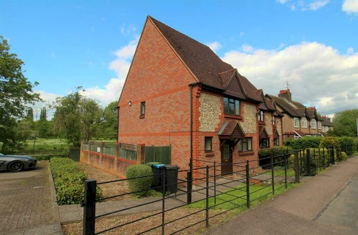 2 Bedroom House To Rent In London Road, Hemel Hempstead, HP3