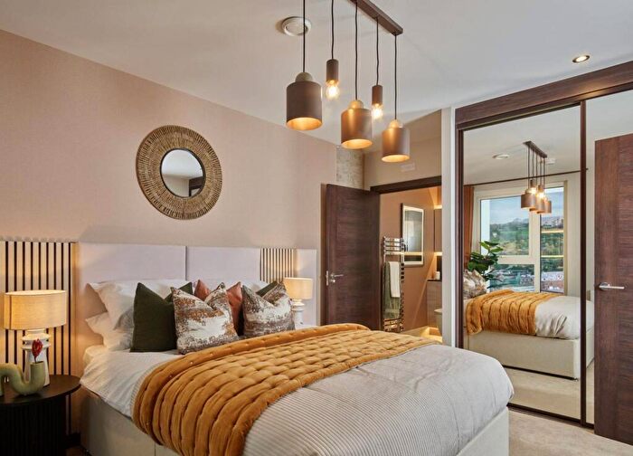2 Bedroom Flat For Sale In Caxton Square, Wood Green, N22
