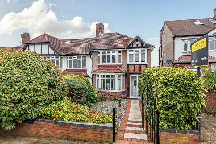 3 Bedroom End Terrace House For Sale In The Avenue, West Wickham, BR4