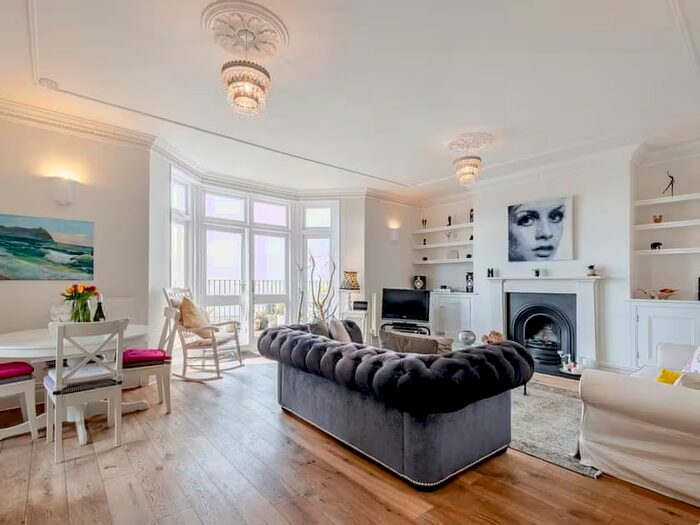 2 Bedroom Apartment To Rent In Woodhill Road, Portishead, BS20