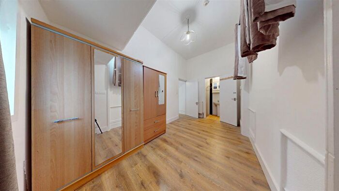1 Bedroom Flat To Rent In Cavendish Road, Kilburn, London, NW6