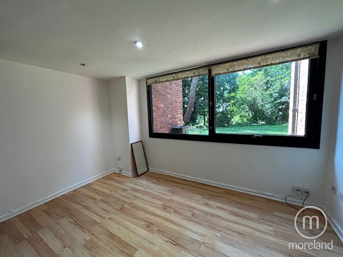 1 Bedroom Flat To Rent In Britten Close, Golders Green, NW11
