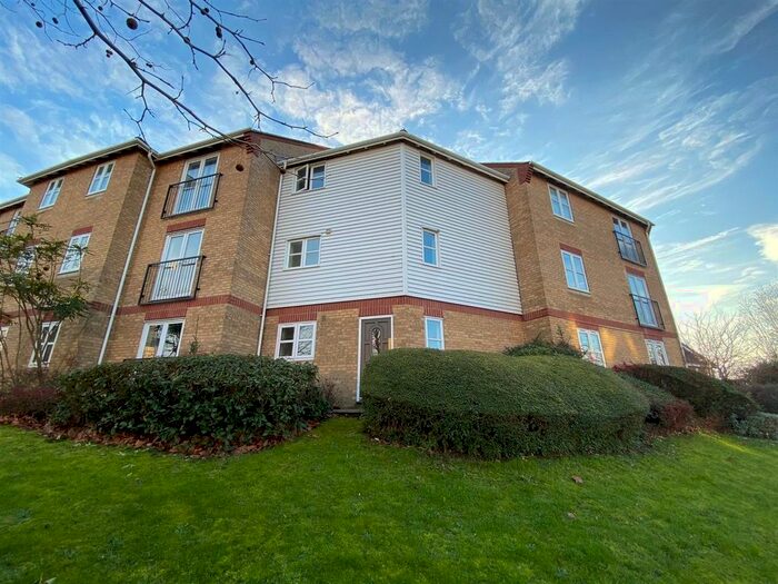 3 Bedroom Flat To Rent In Braithwaite Drive, Colchester, CO4