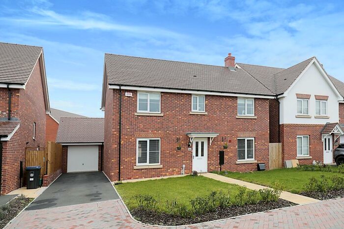4 Bedroom Detached House For Sale In Drooper Drive, Stratford-upon-Avon, Warwickshire, CV37