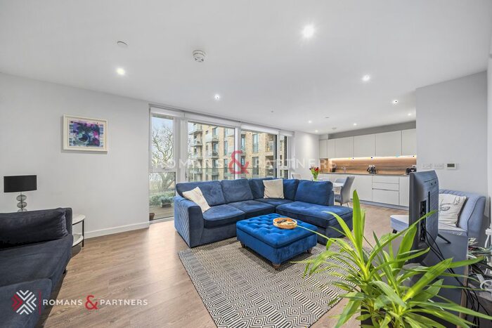 2 Bedroom Flat To Rent In Goldcrest Building, Woodberry Down, N4