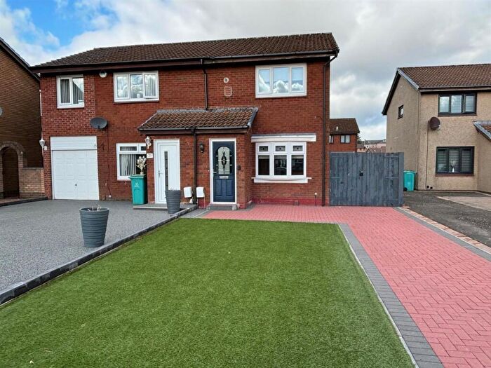 2 Bedroom End Of Terrace House To Rent In Park Avenue, Holytown, ML1