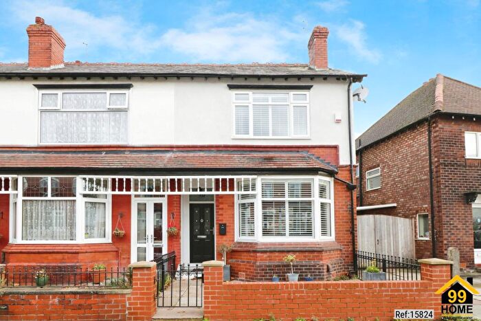 3 Bedroom End Of Terrace House For Sale In Park Avenue, Cheshire, M33